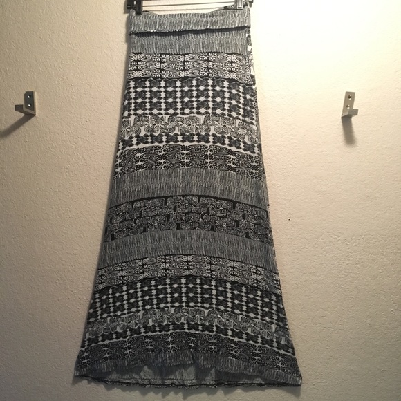 Tribal Pattern Maxi Skirt - Picture 4 of 9